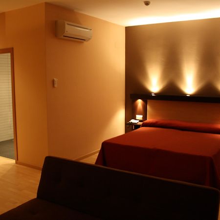 Hotel Acosta Ciudad De La Musica บีญาฟรังกา เด ลอสบาร์รอส ภายนอก รูปภาพ