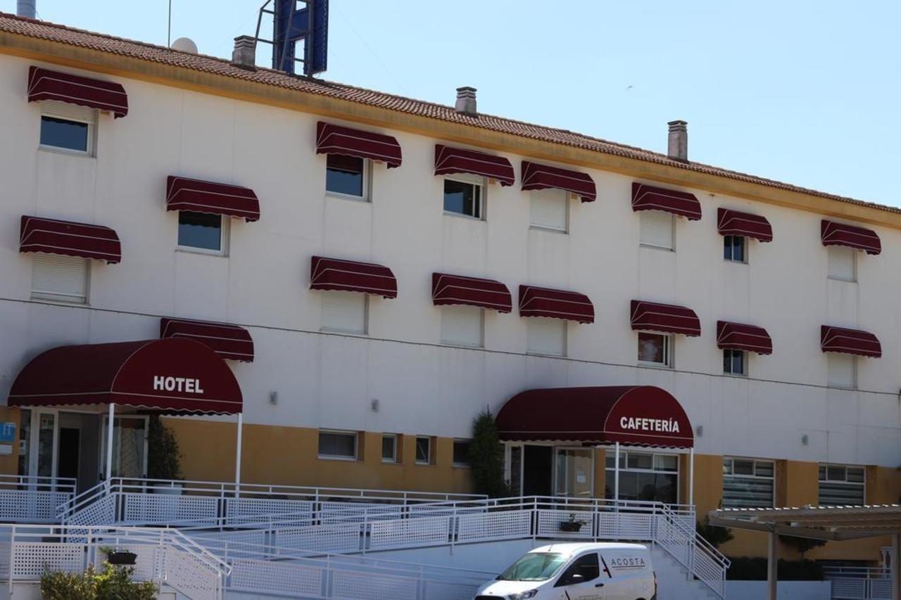 Hotel Acosta Ciudad De La Musica บีญาฟรังกา เด ลอสบาร์รอส ภายนอก รูปภาพ