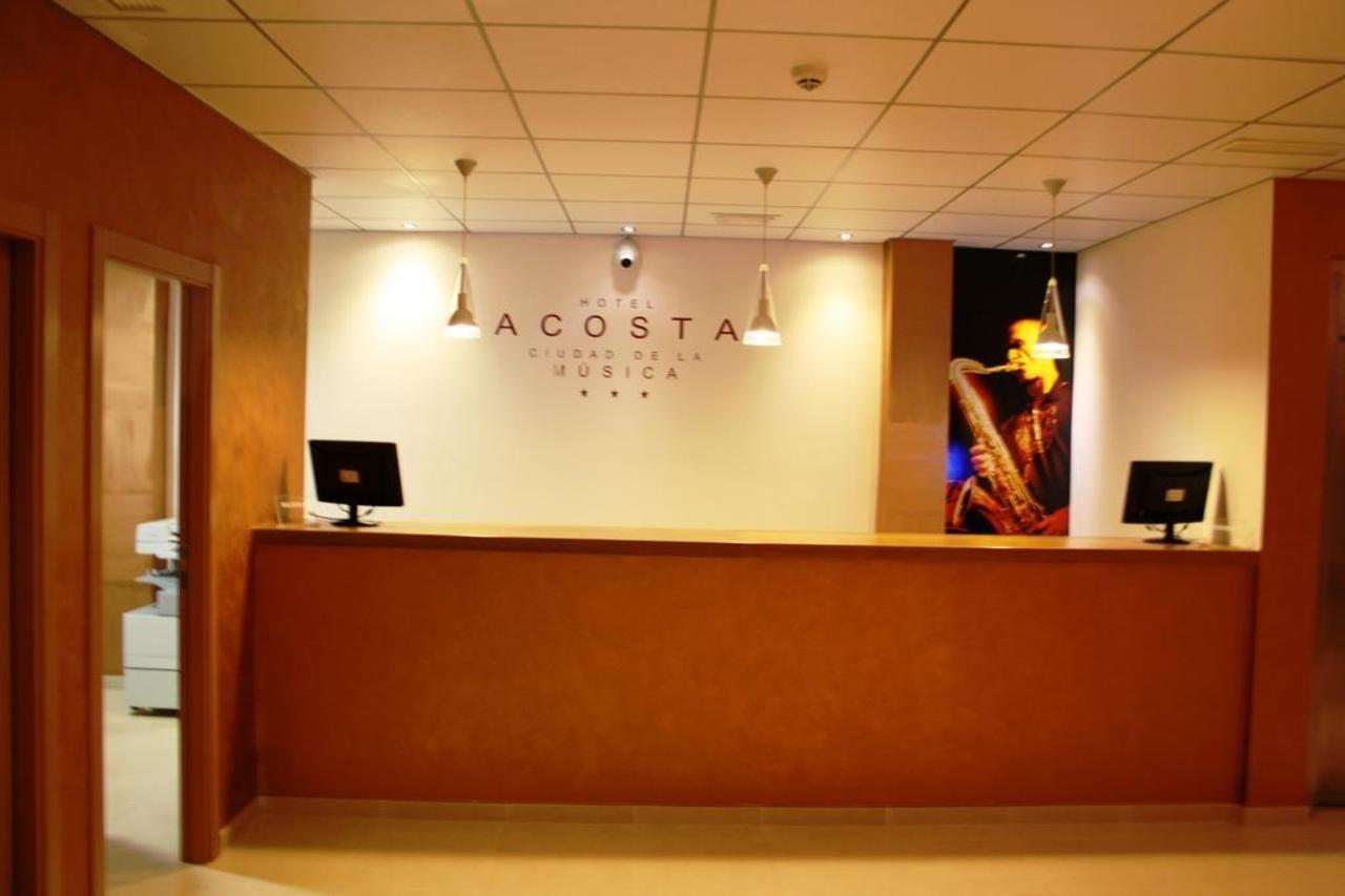 Hotel Acosta Ciudad De La Musica บีญาฟรังกา เด ลอสบาร์รอส ภายนอก รูปภาพ
