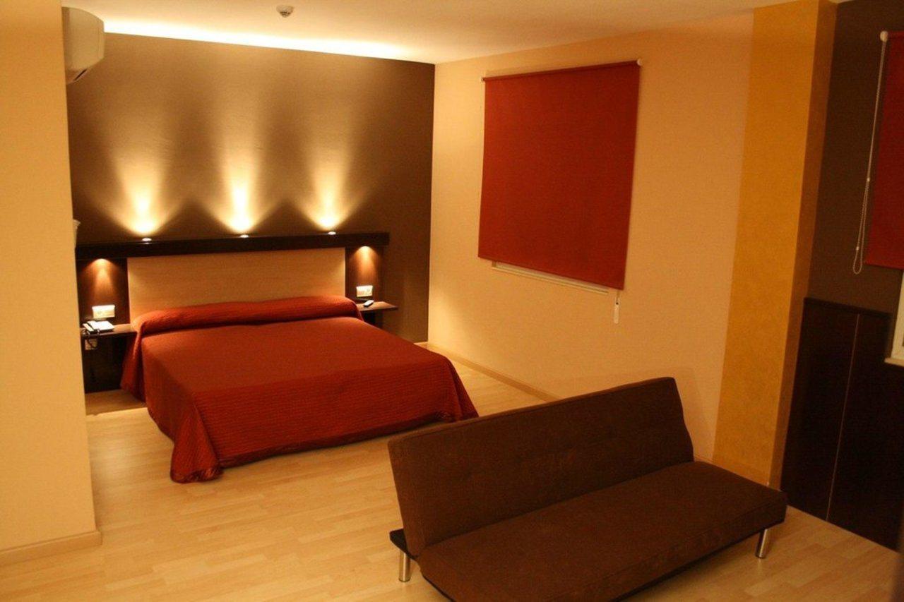 Hotel Acosta Ciudad De La Musica บีญาฟรังกา เด ลอสบาร์รอส ภายนอก รูปภาพ