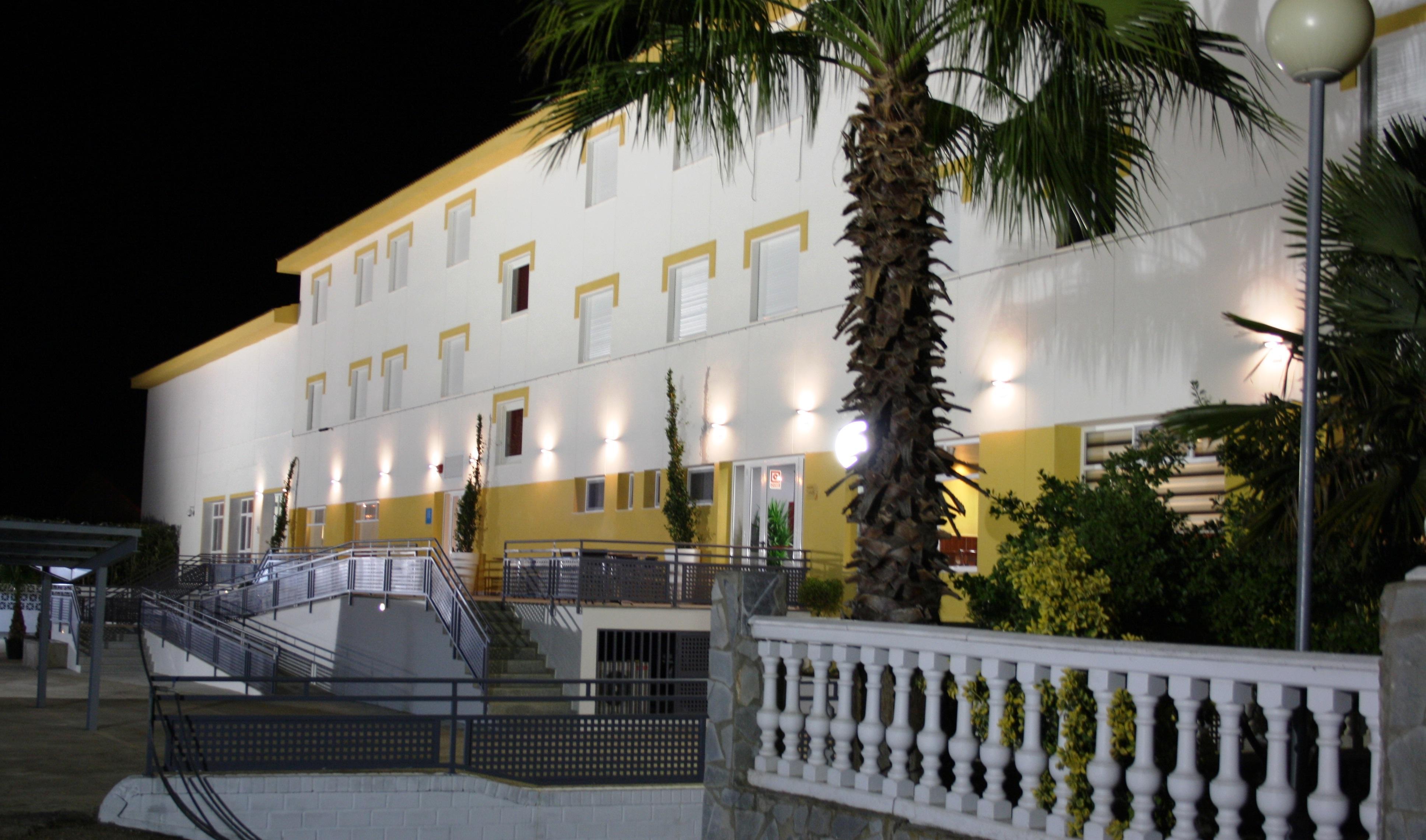Hotel Acosta Ciudad De La Musica บีญาฟรังกา เด ลอสบาร์รอส ภายนอก รูปภาพ
