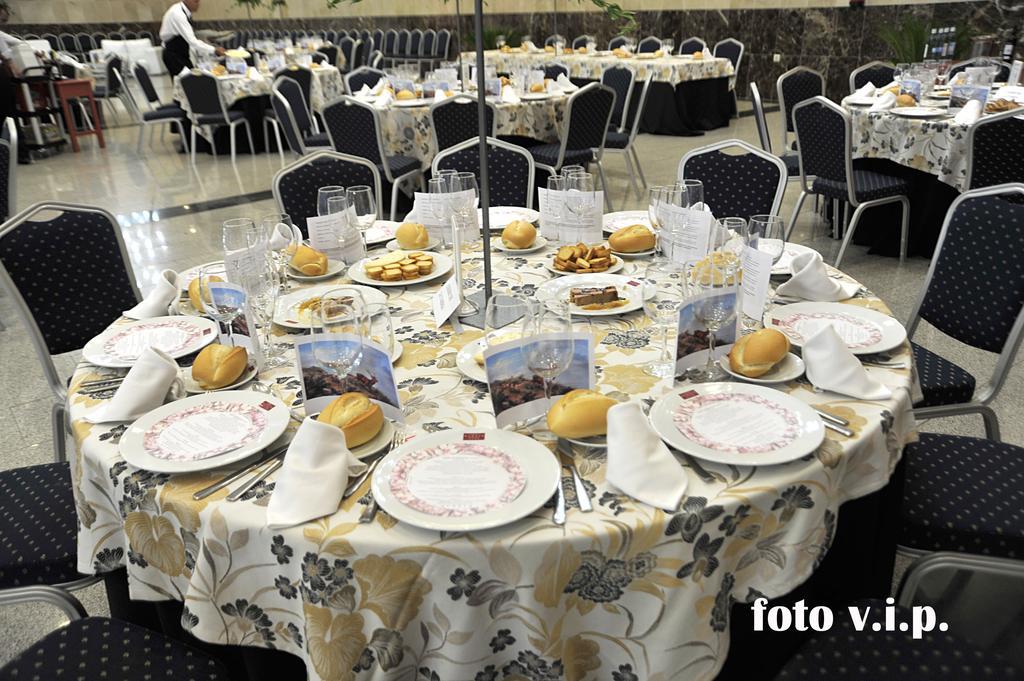 Hotel Acosta Ciudad De La Musica บีญาฟรังกา เด ลอสบาร์รอส ภายนอก รูปภาพ