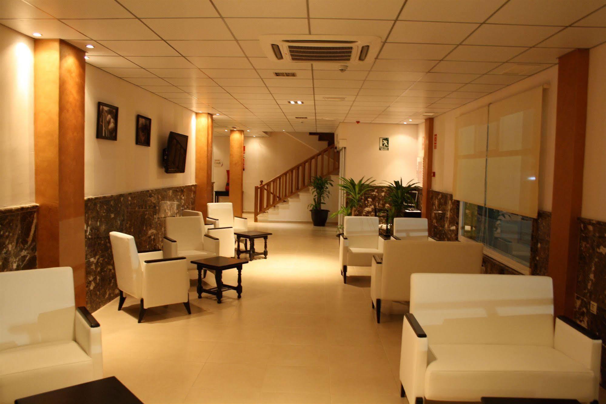 Hotel Acosta Ciudad De La Musica บีญาฟรังกา เด ลอสบาร์รอส ภายนอก รูปภาพ